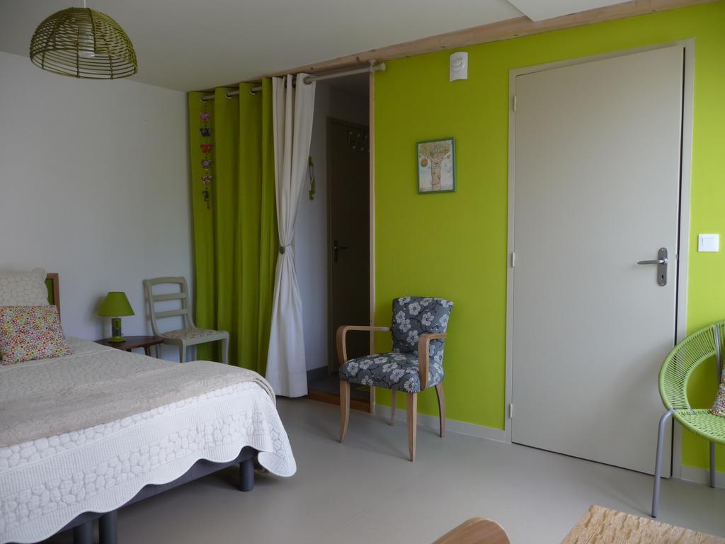 Bed and Breakfast Le Jardin Aux Oiseaux Férel Esterno foto