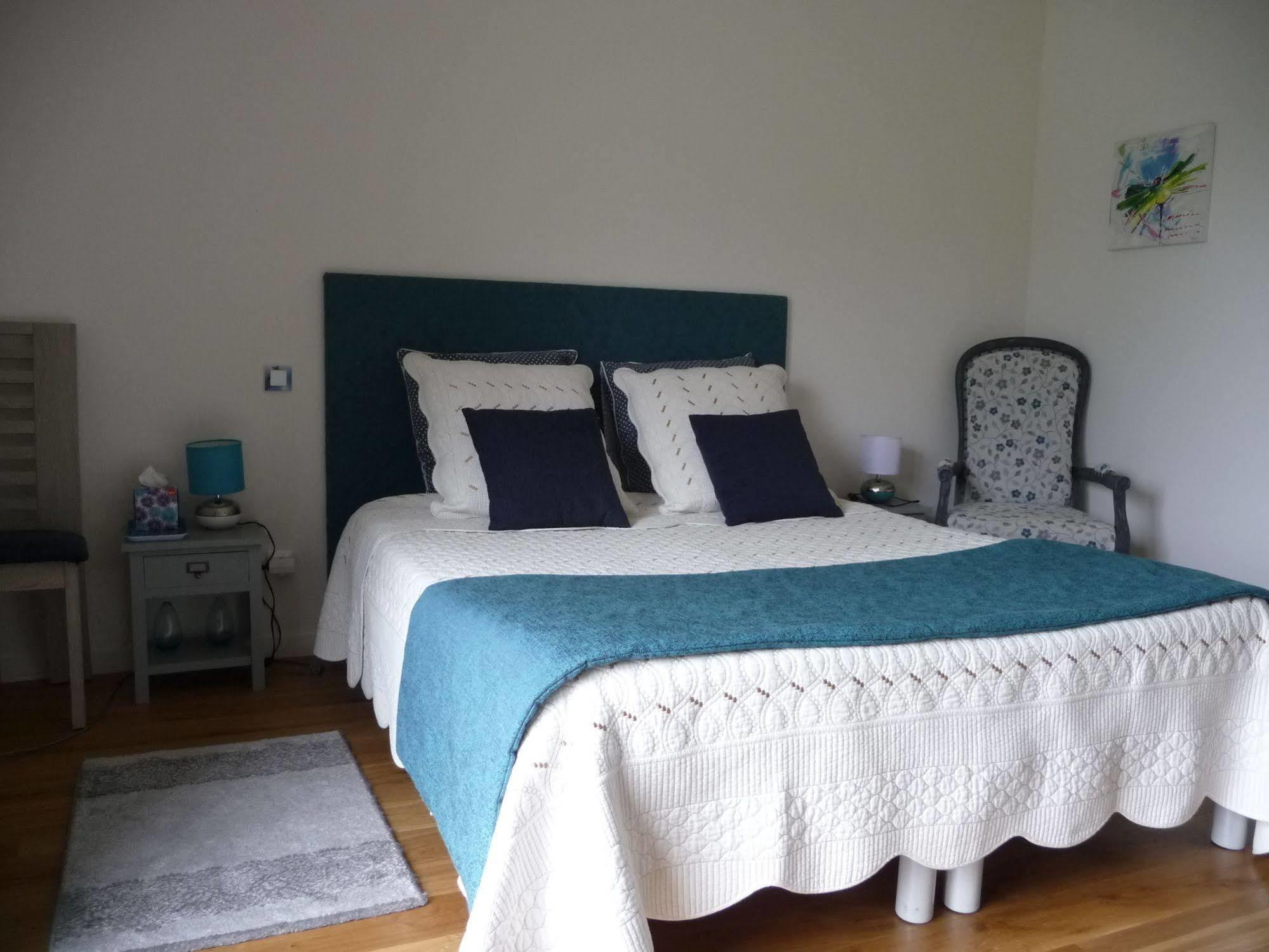 Bed and Breakfast Le Jardin Aux Oiseaux Férel Esterno foto