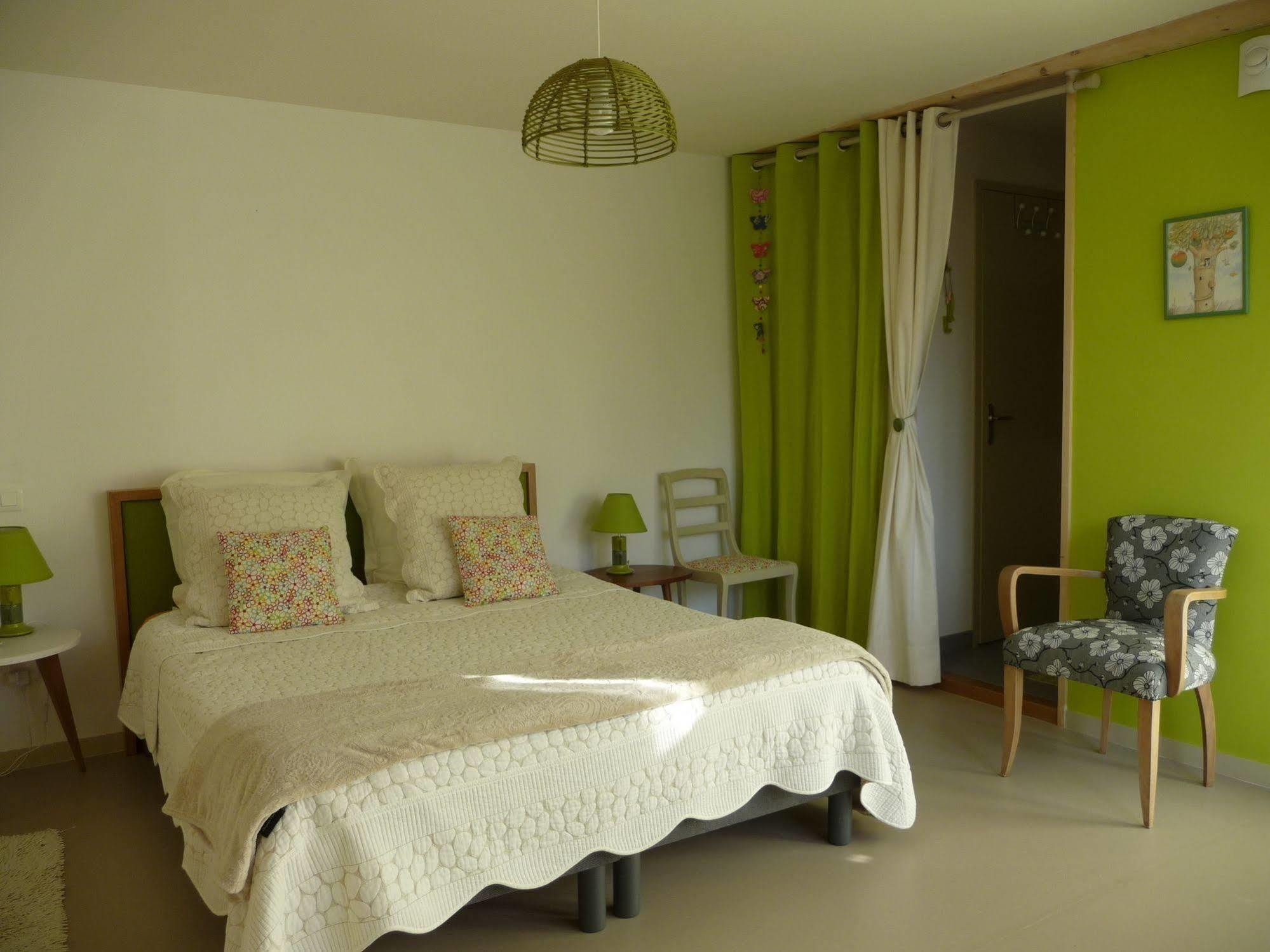 Bed and Breakfast Le Jardin Aux Oiseaux Férel Esterno foto