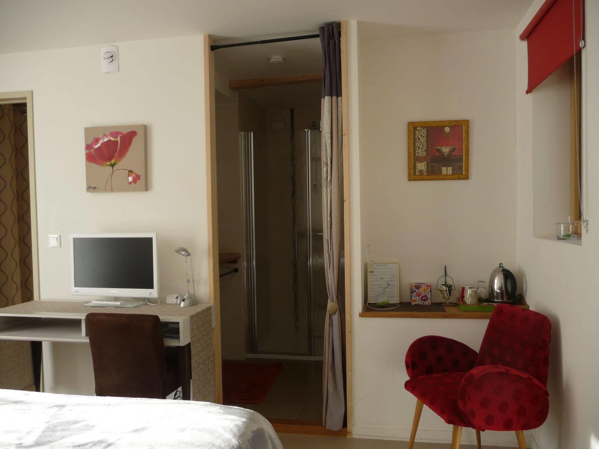 Bed and Breakfast Le Jardin Aux Oiseaux Férel Esterno foto