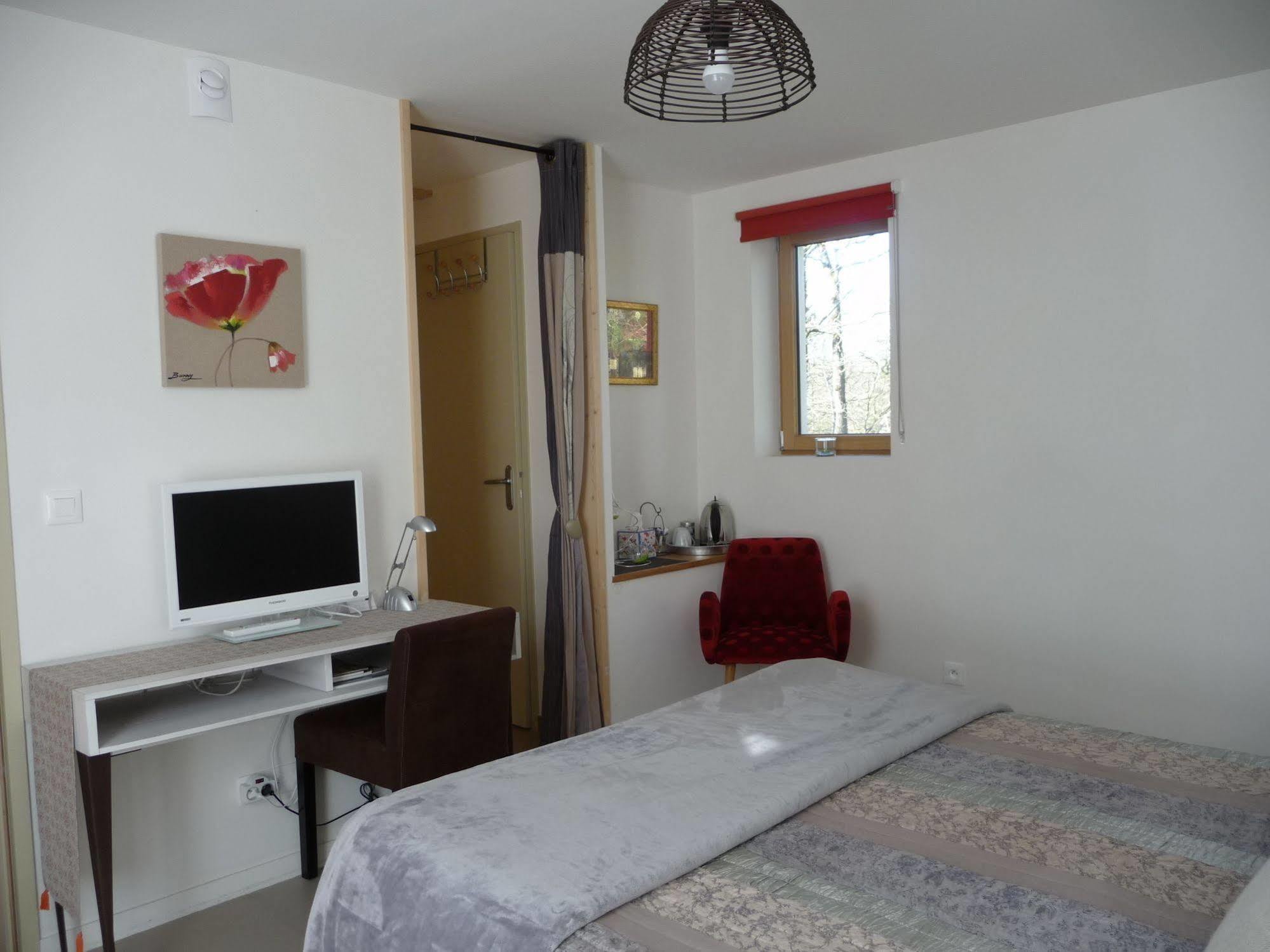 Bed and Breakfast Le Jardin Aux Oiseaux Férel Esterno foto
