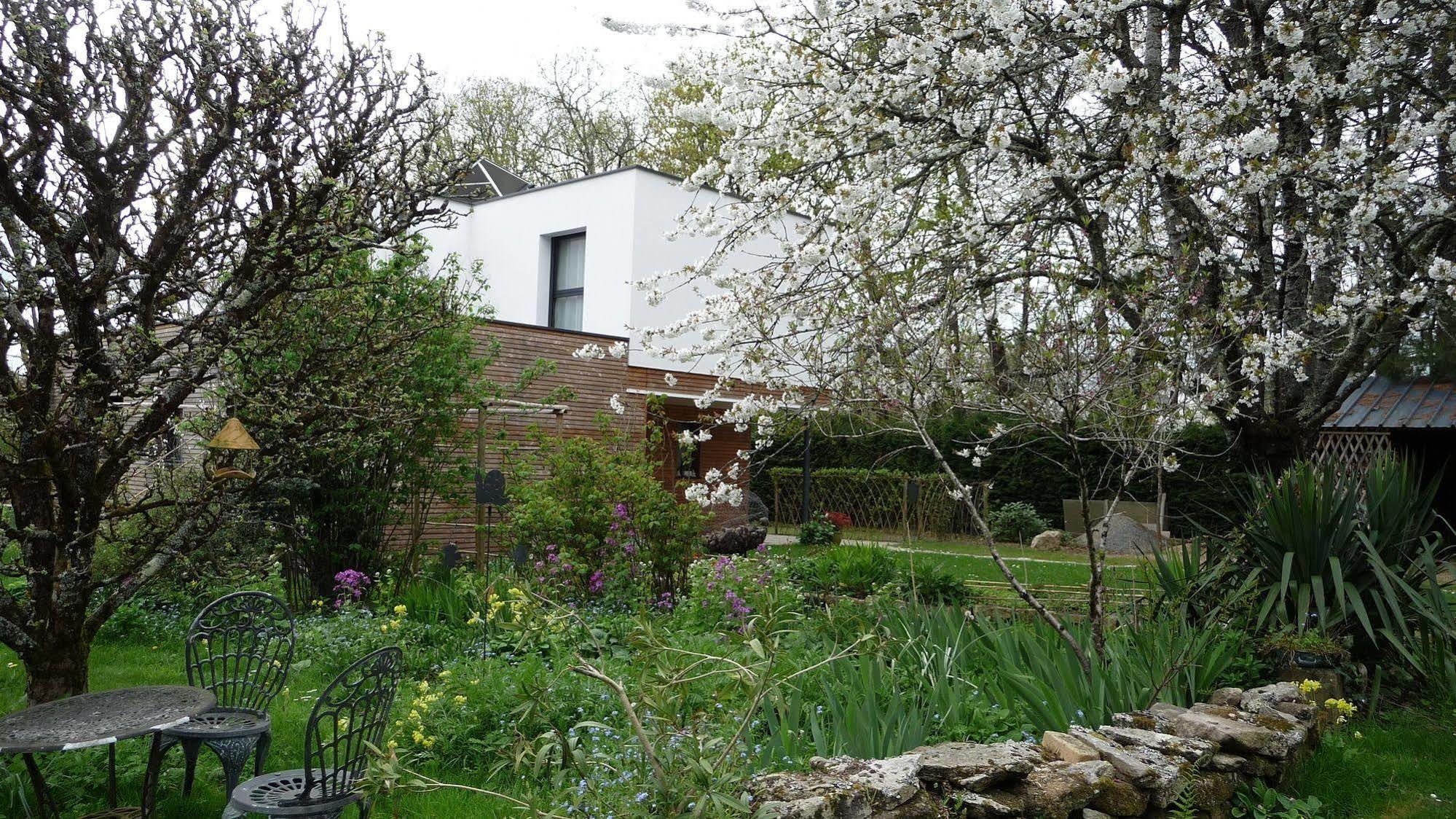 Bed and Breakfast Le Jardin Aux Oiseaux Férel Esterno foto